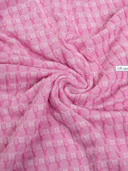 How to treat Crinkle Fabric through the pleating technology in batik process to achieve its unique texture and appearance?